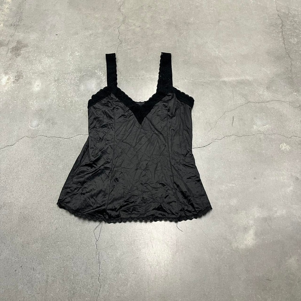 2000s silky lace trimmed tank